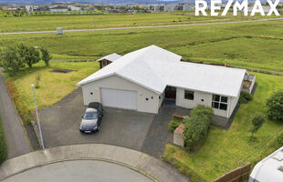 Garðabær 225